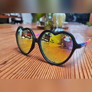 Burningman Robot-Heart-Shaped Sunglasses with Yellow Lenses